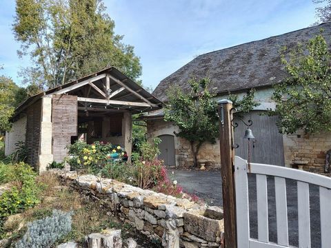 The ideal site for a life in nature! This pleasant farmhouse is located in the heart of village life, in a cul-de-sac. The property benefits from a house ready to welcome you, spacious outbuildings: stone barn, shed, bread oven... the whole is border...