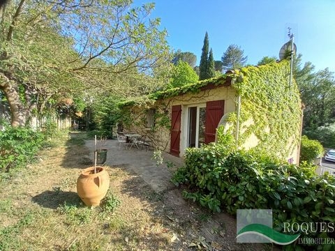 FAVORITE!!! In lamalou les bains, pretty villa of 140 m2 living space, on 2 floors with 3 bedrooms on the ground floor. The house is located in a quiet area on the heights of the village with an unobstructed view. The house includes: Garden level: En...