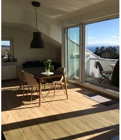 Our holiday apartment Hämmerle-Seiler is in Überlingen-Nussdorf and offers you a beautiful view over Lake Constance. The apartment is 60m² in size, has been completely renovated and is bright and modern. There is a large glass front with a roof loggi...