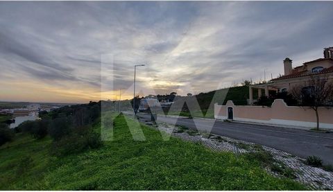 Plot of land for construction of 3 bedroom villa . It is inserted in a subdivision with 70 lots (allows the construction of semi-detached and townhouses) + basement (see allotment table below). Situated in Quinta da Belavista in Azambuja, it enjoys a...