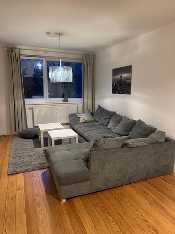 We rent our fully equipped 1.5 room apartment with built-in wardrobes and everything you need, including a full-sized single garage and a cellar.