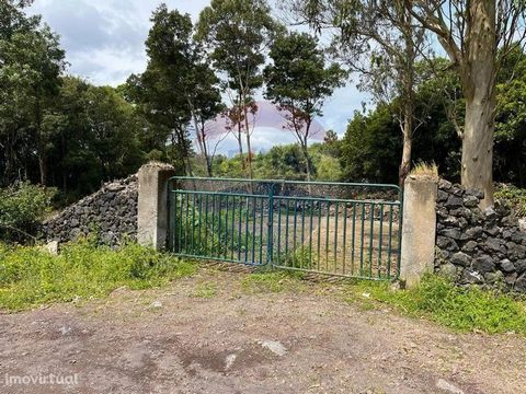 Rustic land, with an area of 1080 m2, is already walled, located in Malacca, under the PDM at this time has no feasibility of construction.                                                                                                 