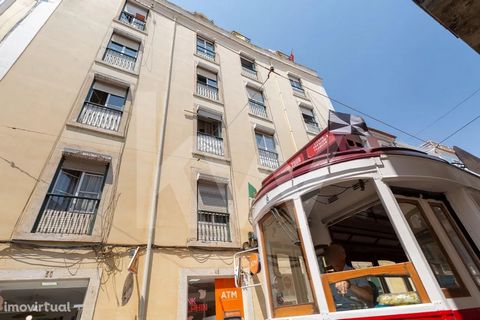 Come and discover the charm of what is one of the rare buildings of Lisbon, with a private garden of 1108m2, in the charming and trendy Rua dos Poiais de São Bento, where the tradition and history of tram 28, merges with the rebirth of the commercial...