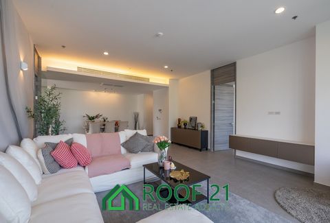 The Cove Pattaya is an attractive condominium project located on the beachfront in Pattaya. Outstanding with beautiful and modern interior design and decoration. Makes you feel like you are in a comfortable atmosphere. There are also modern amenities...