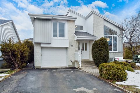 Here is 3219 Éliane Street, a turnkey home in Fabreville, Laval. With 4 bedrooms (with the possibility for 5), a renovated kitchen, an open living space, and an idyllic outdoor area, this house is the perfect nest for your family. Close to Highway 44...