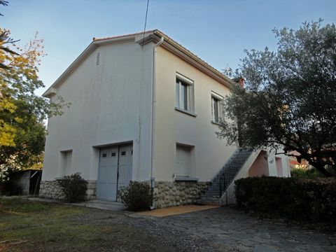 Dpt Pyrénées Orientales (66), à vendre PRADES maison P7 de 152 m² - terrain 912 m² - terrasse - garage