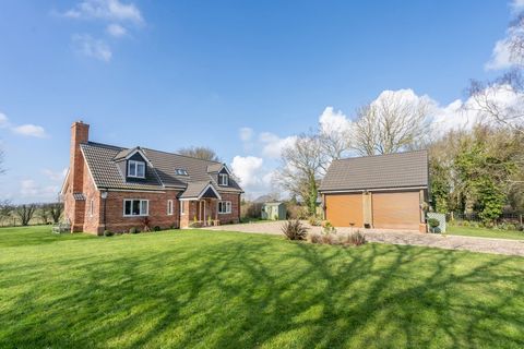With wrap around gardens surrounded by fields, wherever you look here you’ll see greenery and wildlife under spectacular wide-open skies. This is a truly tranquil setting and a lovely place where you can fully relax, yet it’s also close to a number o...