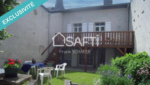 Exclusive to SAFTI real estate at Blénod-lès-Toul, this house represents a unique opportunity for those looking for an authentic, pleasant and family living environment. The property is located in a quiet street close to all everyday amenities such a...
