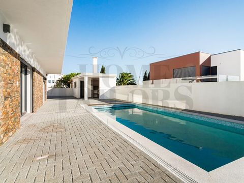 Come and see this incredible luxury villa located in Santo Antônio dos Cavaleiros, which offers total comfort and refinement in 388m² of area. With a total of 5 suites, this property is perfect for accommodating the whole family with privacy and conv...