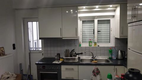 For Sale: Cozy 30 sqm Apartment in Piraeus (Peiraias) Location: Peiraias, Piraeus Features: Bedrooms: 1 Bathrooms: 1 Floor: 1st Condition: Good Air Conditioning: Yes Furnished: Yes Awnings: Yes Security Door: Yes Storage: Yes Window Frames: Aluminum ...