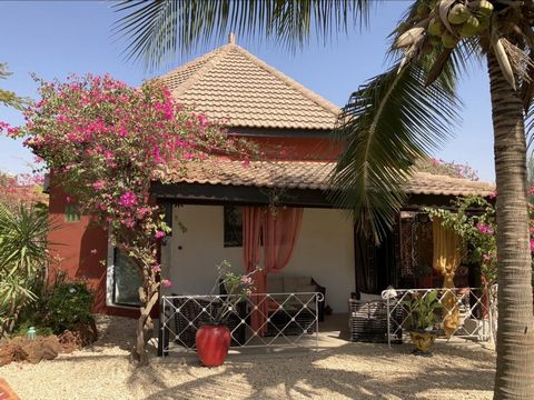 Villa in perfect condition in LAND TITLE located in a secure residence with access to the beach and collective swimming pool. You will find 4 bedrooms (including 2 on the mezzanine), 3 bathrooms, 1 guest toilet, living/dining room, beautiful modern k...