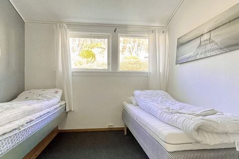 Holiday home close to the sea between fjord and mountains on the beautiful island Dalsøyra. The host has been living here for generations. Perfect for fishing and active family holidays. The holiday home is on one level. Lovely living room with spaci...