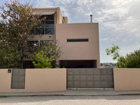 Located in Heraklion. This is a beautiful lux property of 334 square meters in a private land of 450 square meters garden with trees and flowers, in a nice and secluded area of Heraklion, very close to schools, parks and a hospital. It’s a new modern...