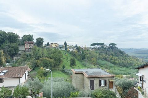 Mentana via Nomentana, we offer for sale a 160 sq m apartment on the second floor of a small building in good condition and a large garage. The house, internally, is composed of an entrance hall, a double living room with kitchenette and fireplace, t...