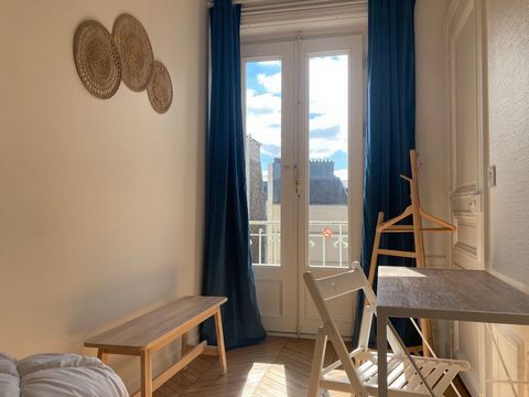 Co-living : Belle chambre meublée avec mini-balcon privatif