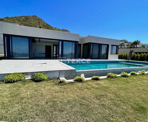 Detached Villas with Spacious Gardens and Smart Home Systems in Bodrum Turgutreis Single storey villas are located in the town of Turgutreis in Bodrum. The Turgutreis region was named after the famous Ottoman admiral Turgut Reis, also known as Dragut...
