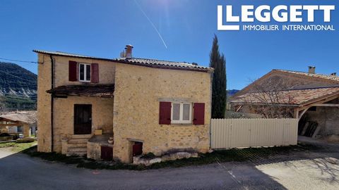 A27557 - In a small, peaceful hamlet in Mévouillon, I offer you this very pretty, tastefully renovated, light-filled village house with a 60 m² garden from which you can admire the mountains.This rare property, into which you enter and put down your ...