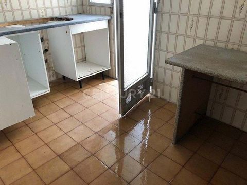 Do you want to buy a 3-bedroom apartment in Orihuela of 93 square meters? Excellent opportunity to acquire this residential apartment with an area of 93 m² well distributed in 3 bedrooms 1 bathroom located in the town of Orihuela, province of Alicant...