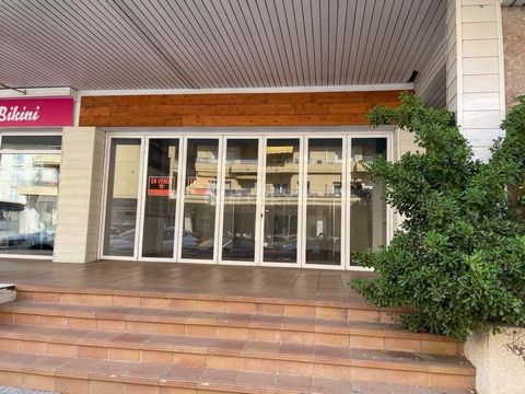 three premises of 120 m2 each in perfect condition. Located on the second line of Riells beach on a very busy shopping street, they have plenty of parking. Possibility of buying one or all three premises...perfect location for a shop project (no cate...