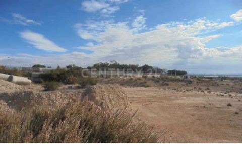 ¿Quieres comprar un suelo urbanizable residencial en venta en Crevillent? Excelente oportunidad de adquirir en propiedad este terreno urbanizable residencial ubicado en la localidad de Crevillent, provincia de Alicante. ¿Te gustaría tener más informa...