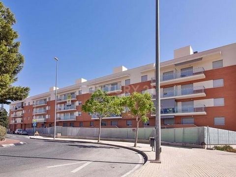 Great investment opportunity! Sale of a parking space in Avenida Jaime II, 44, located in the charming town of Mutxamel. Outstanding features: Privileged location: Easy access to the main transport routes and close to numerous services and shops. Amp...