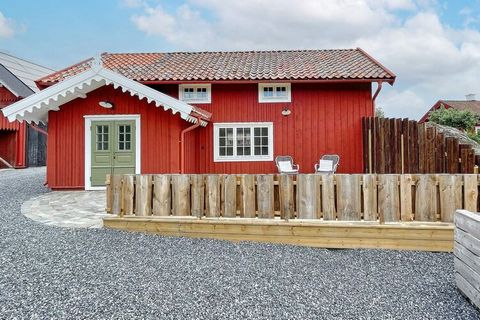 Willkommen in diesem Paradies im Herzen von Sörmland. Das ansprechende, 2023 neu erbaute Ferienhaus liegt auf einem Bauernhof bei Mellösa, Flen, mit wunderschönem Wald und nahe eines Sees zum Baden und Angeln! Hier wohnen Sie auf einem schönen Bauern...