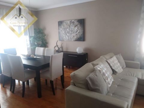 Excellent 3 bedroom apartment in the center of Gaia ,Porto 3 bedroom apartment very well located in Vilar Do Paraíso near Avenida da Republica. Close to the motorway access, with services and commerce at the door. There is a kitchen with pantry and l...