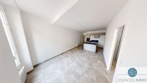 En exclusivité, l'agence ESPACES IMMO vous propose cet appartement de 53 m2 refait à neuf en plein centre ville de Peyrolles en Provence. L'appartement est composé d'une belle pièce de vie d'environ 22 m2 avec coin cuisine et son ilot, une première c...