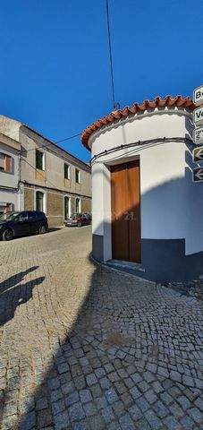 Welcome to our newest real estate space in the historic village of Vidigueira, located in the heart of Alentejo. This space is ideal for those looking for a business opportunity in haute cuisine, as it was specially designed to host an exclusive cafe...