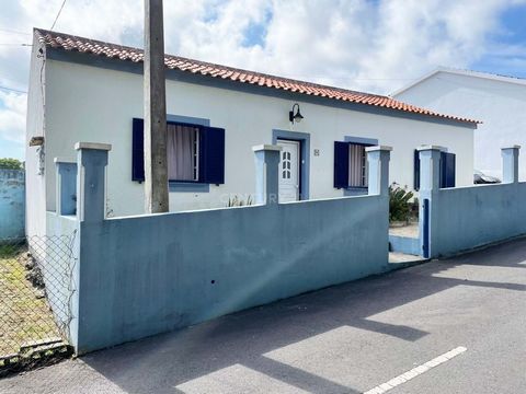Cozy 1-storey 3 bedroom villa with orchard very well located with easy access to the parish services of Terra Chã. The floor is distributed by the entrance hall, with access to the 3 bedrooms, bathroom, living and dining room, kitchen, laundry room w...