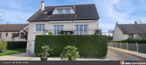 Mandate N°FRP159771 : House approximately 125 m2 including 4 room(s) - 3 bed-rooms - Garden : 2340 m2, Sight : Garden. Built in 1972 - Equipement annex : Garden, Cour *, Terrace, Forage, Garage, parking, double vitrage, cellier, Fireplace, Cellar - c...