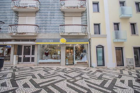 Exclusive Business Transfer Opportunity: Children's Clothing and Footwear Store in Bairro Novo, Figueira da Foz We are pleased to present an opportunity for the transfer of a well-established children's clothing and footwear store with 45 square mete...