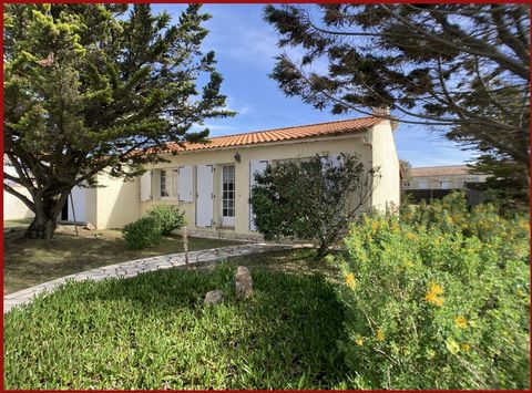 Are you looking for a residence close to the beach, in the heart of a quiet area of Brétignolles-sur-Mer? Look no further! This 115m2 house, located only 180m from the beach, offers an ideal living environment for sea lovers. This house benefits from...