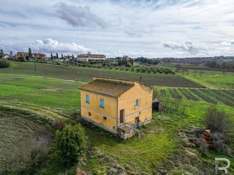Just a few kilometers from Montepulciano, this rustico is located in a sunny position. Surrounded by the green countryside that makes up the heart of Tuscany, this property offers its residents breathtaking panoramic views of Montepulciano. The house...