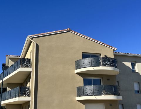 NUOVO APPARTAMENTO T3 IN RESIDENCE Appartamento T3 attualmente in fase di completamento in una residenza protetta ben situata a 5 minuti dalla città di Roques sur Garonne. L'appartamento è situato al primo piano composto da 62 mq abitativi con balcon...