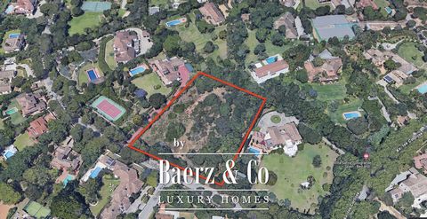 This large building plot is located on Calle Doñana in Sotogrande. It is one of the best-remaining plots available in the D Zone. The plot size is 8,252 m², large enough to build a dream home and is close to golf courses such as Valderrama, and the R...