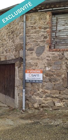 En Ardèche verte, au calme, à 40 mn de la Vallée du Rhône, écurie d'environ 90 m² au sol, aménageable sur 2 niveaux, non viabilisée, sur un terrain constructible et borné, de 1166 m². Les viabilité sont en bordure. Légère pente avec une vue magnifiqu...