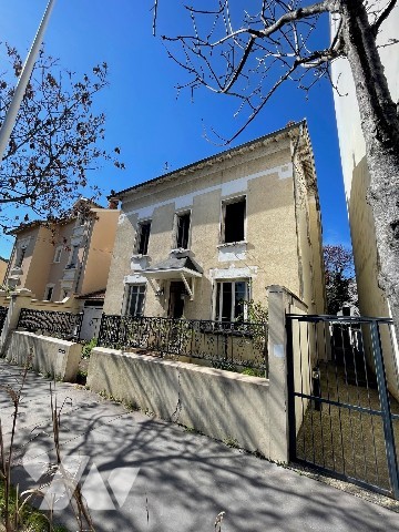 Immobilier.notaires® and the notarial office REAL LEX Notaires offer you:Townhouse / village for sale in Immo-interactif- - - This area is very popular for its calm, its suburban streets, its green spaces and its 