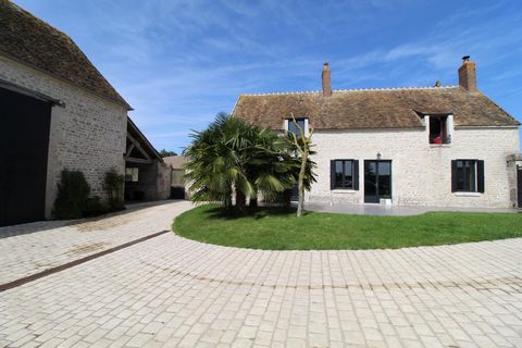 Located in the charming little town of Prénouvellon, this house offers a peaceful and pleasant living environment. The property has a large enclosed plot of 858 m², offering numerous possibilities for outdoor development. You can enjoy a well-kept, w...