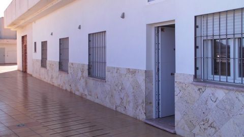 Piso con licencia vacacional totalmente nuevo en Álora Málaga. El piso se encuentra en el centro de la ciudad de Álora en Málaga, situado en la espalda a un edificio céntrico. La construcción de la vivienda se hace desde la transformación de una loca...