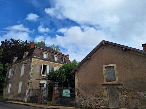 EXCLUSIVITEIT: Dit voormalige burgerlijke huis van ongeveer 300 m2 dat moet worden gerestaureerd, is gelegen in het dorp Saint Front sur Lémance aan de poort van de Périgord Noir en op het kruispunt van de drie departementen Lot et Garonne, Lot en Do...