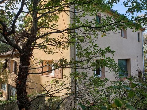 EXCLUSIVELY, up for auction on Mizapri.com, a quiet house in a bucolic environment of 170sqm on 3 levels built in 1977 on nearly 3000 sqm of wooded land, it is composed on the ground floor - of a closed loggia of almost 18 sqm with laundry area, - an...