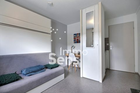 IMMOSENS *** LILLE VAUBAN. In a recent and secure residence in the immediate vicinity of schools, nice studio in perfect condition of 18m2 Carrez law comprising; an entrance, a bright living room, an equipped kitchenette, a bathroom with toilet and m...
