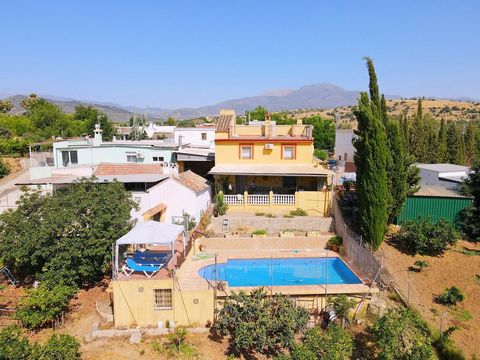 Wonderful Finca in Coin, 2,700 m2 plot, 185 m2 built, 4 bedrooms, 2 bathrooms. The useful area is 170 m2, separated into 2 houses of 85 m2. Each house has 2 floors and consists of a living and dining room with an integrated kitchen, a bathroom with a...
