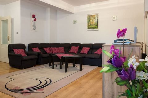 Welcome to this cozy family apartment between 2 hills in Plovdiv. The 2-bedroom flat that comfortably sleeps 4 people is situated between Youth Hill and Bunardzhika, in a communicative area, a 20 min walk to the city centre. This fully serviced apart...