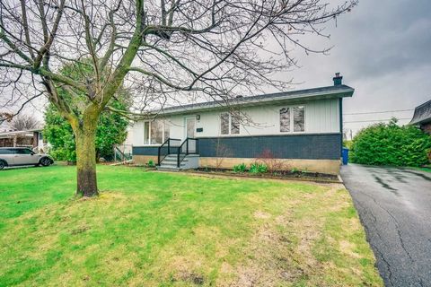 1168 square foot bungalow located in the Touraine area offers a bright and spacious living space. It offers you 3 bedrooms upstairs and 2 full bathrooms. This bungalow is the epitome of comfort and style, ideal for peaceful living in an enchanting se...
