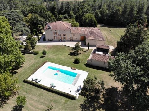 Set in 28 hectares of woodland and 2 hectares of parkland, this Sublime Gascogne has been renovated to a very high standard by a number of renowned local craftsmen. The imposing wrought-iron gate opens onto a magnificent tree-lined driveway that lead...