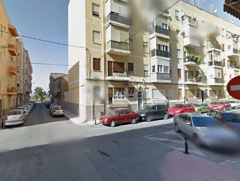 Inmueble alquilado y sin acceso al interior. Las fotografías del interior pueden no ajustarse al estado actual. ¿Estás interesado en comprar un piso en Villena? ¡Tenemos en exclusiva un piso para ti! Disponemos de un piso en edificio residencial que ...