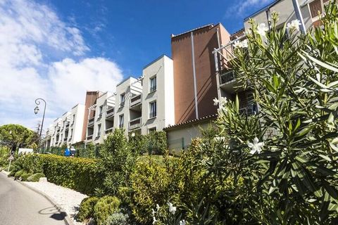 Il Résidence Terres de France - Côté Provence***, idealmente situato a 500 m dal villaggio e a 5 minuti a piedi dalle terme, è composto da alloggi distribuiti in 2 edifici di 3 piani con ascensori. Le sue due piscine, di cui una semi-coperta, delizie...