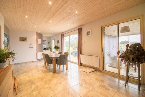 -> Set aus 2 Häusern - in der Nähe von Brive - ideal für Familie, Ferienhaus, unabhängige Tätigkeit, freien Beruf... 299.000 Euro. -> HAUS Nr. 1 vom Typ 6 ZIMMER: ca. 143 m², davon im Erdgeschoss: - ein Eingang, - eine ausgestattete KÜCHE, - ein WOHN...